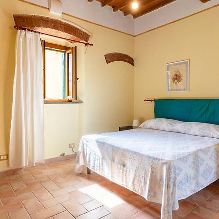 Livorno Yellow Apartament Near The Sea Екстер'єр фото